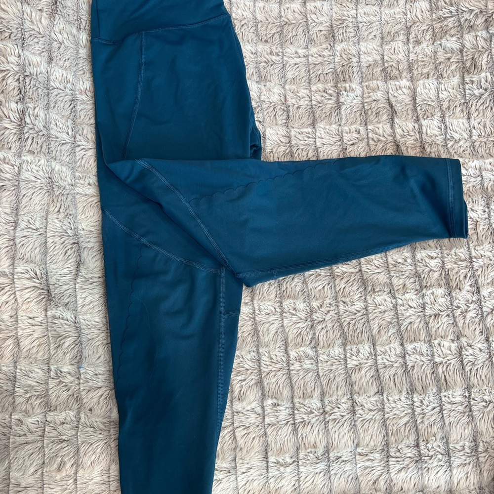 Victoria’s Secret Sport Navy Blue Leggings, size S